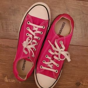 Women's red converse size 9